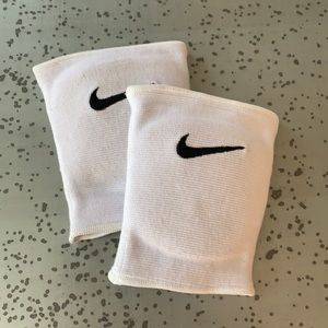 nike youth knee pads